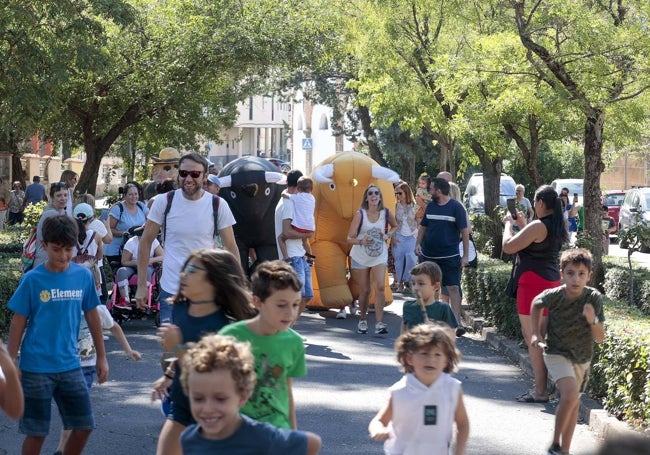 Encierro infantil organizado por la cofradía de la Salud.