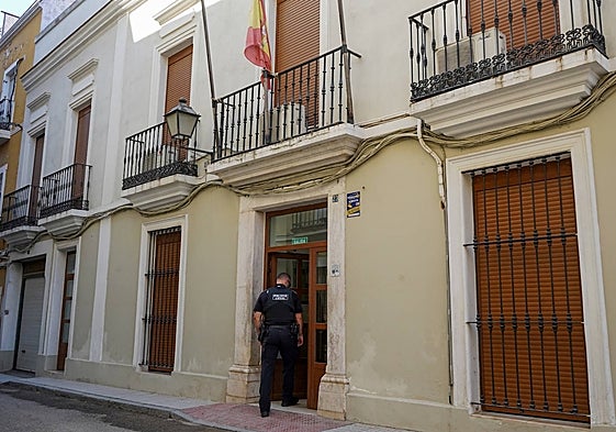 La sede de la Policía Local en la calle Montesinos.