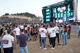 Ambiente en El Pico este viernes antes del inicio de los conciertos