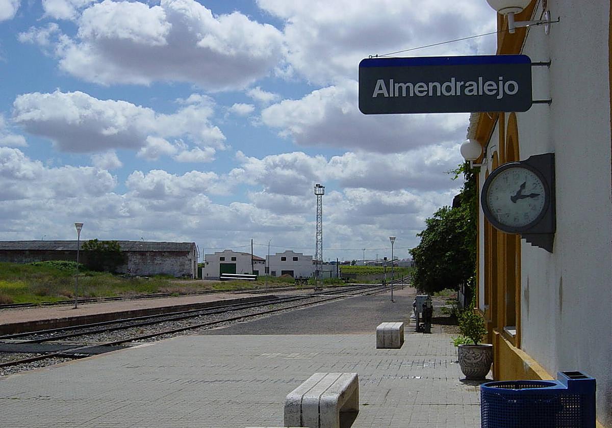 Imagen de archivo de la estación de Almendralejo, donde se ha tenido que detener el tren.