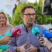 Amado (PSOE), sobre el nuevo consejero de Vox: «Guardiola ha puesto al lobo para cuidar de las ovejas»