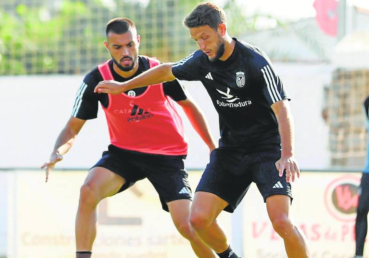 Miguel Núñez y Gálvez en el entrenamiento de ayer en Pueblonuevo.