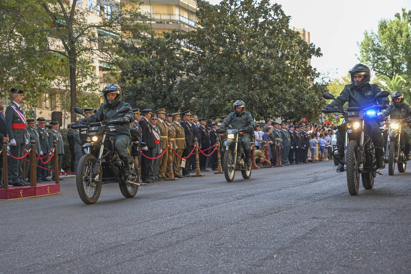 Imágenes del Día del Pilar en Badajoz