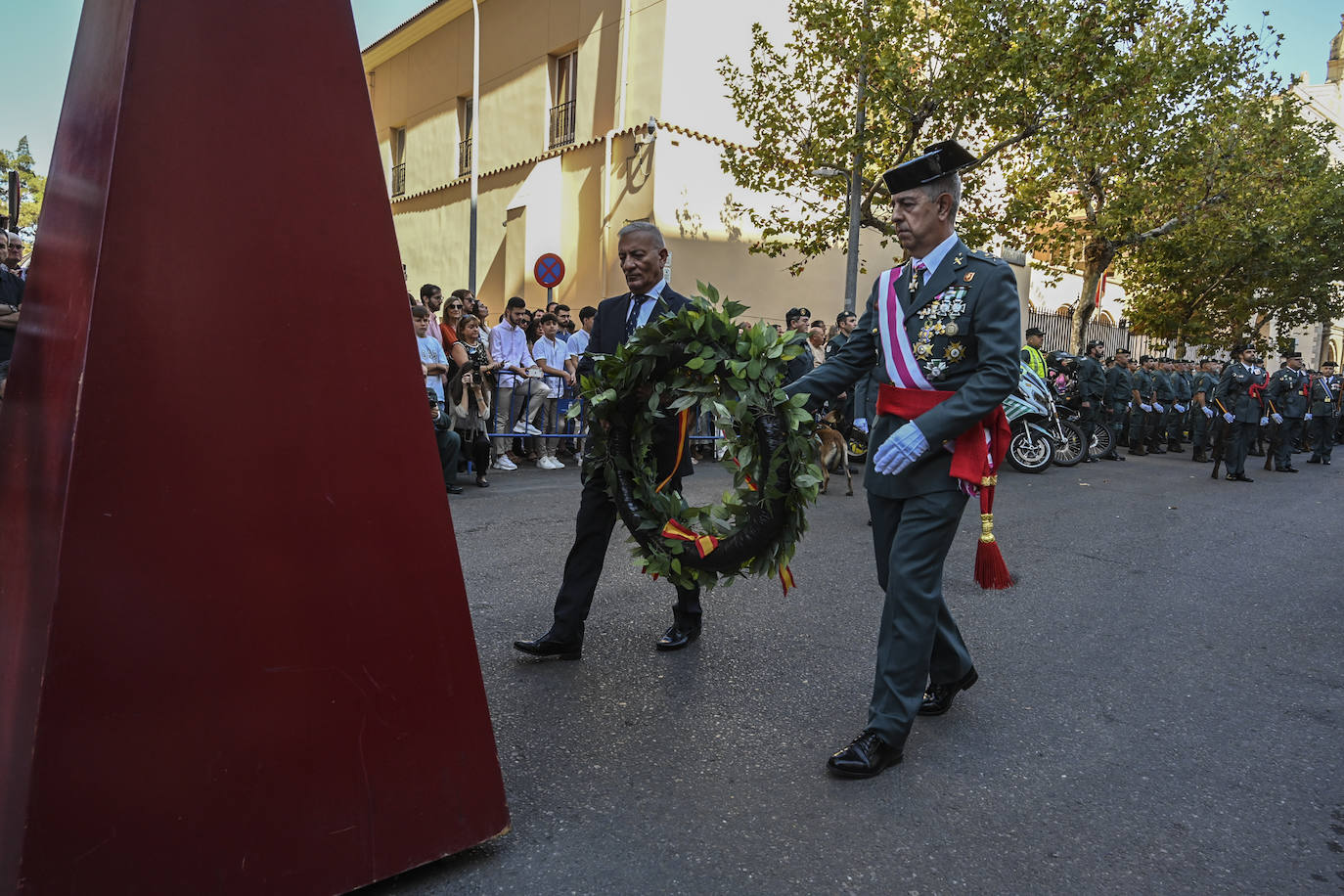 Imágenes del Día del Pilar en Badajoz