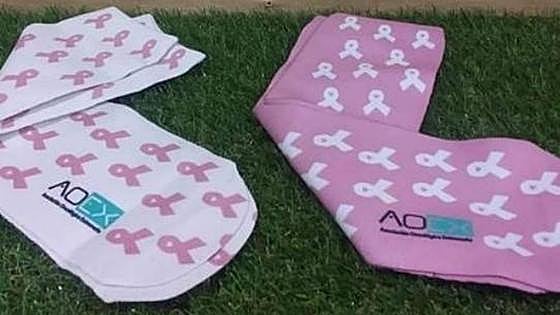 Calcetines, pañuelos y camisetas para la Marcha Rosa de Calamonte