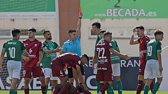 El Villanovense, obligado a levantar el vuelo