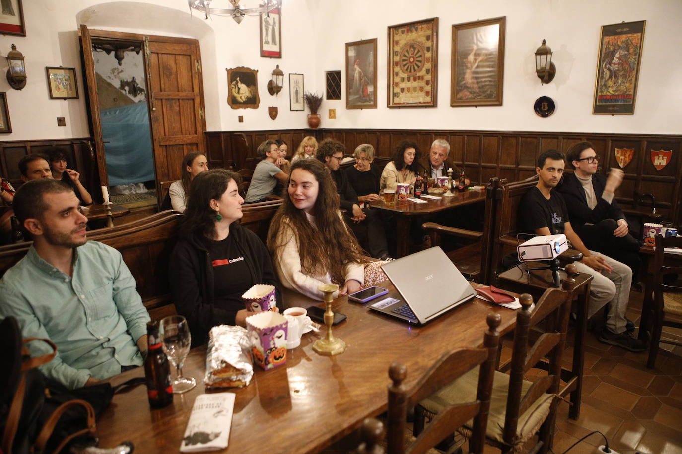 Tertulias de cine en la taberna Sir Lancelot. 
