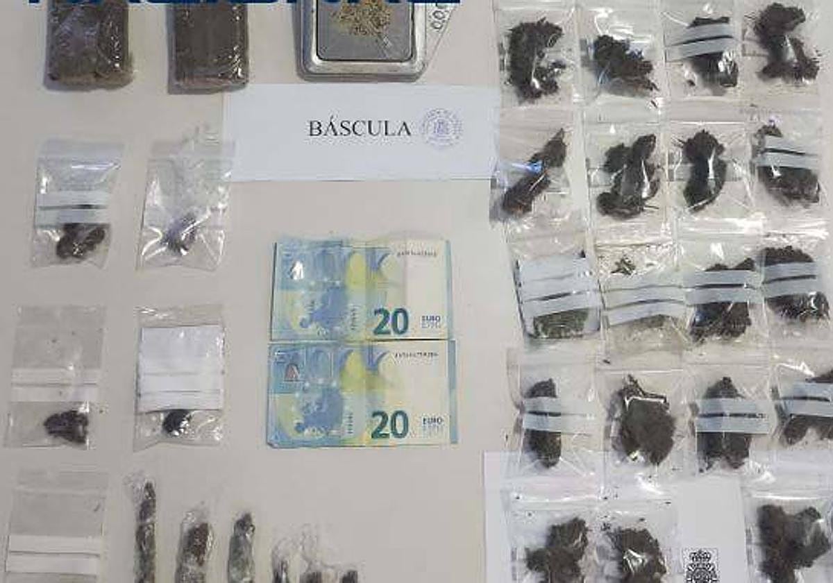 Dos detenidos y desarticulado un punto de venta de drogas en el centro de Cáceres