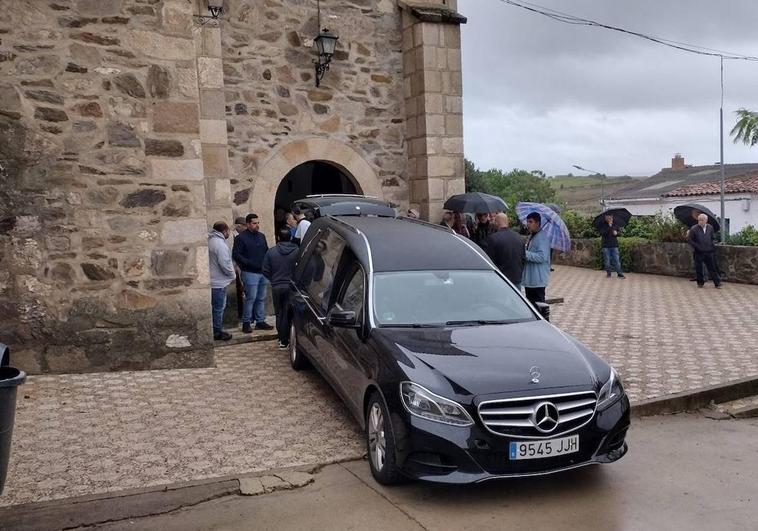 Funeral de Holguera, en la iglesia Santa María Magdalena.