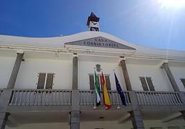 Fachada del Ayuntamiento de Alconchel.