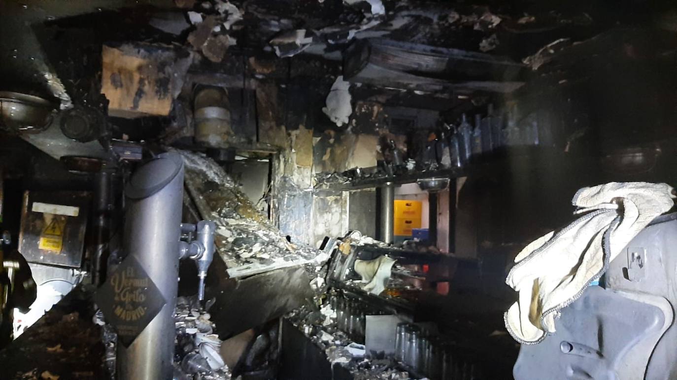 Así ha dejado el fuego el interior del restaurante La Marina