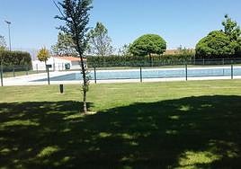 Navas del Madroño ha solicitado la subvención para reformar la piscina municipal y recibirá 32.500 euros.