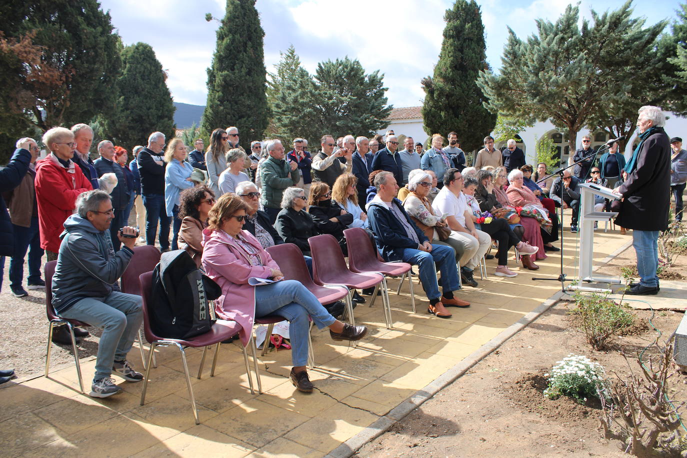 Llerena homenajea a los fusilados en la fosa del Romanzal