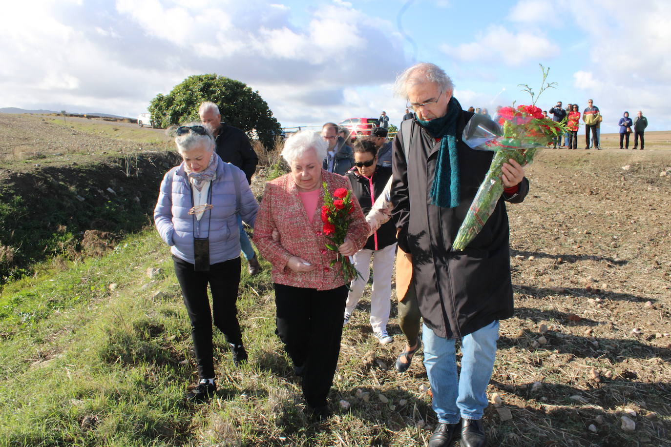 Llerena homenajea a los fusilados en la fosa del Romanzal