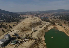Foto aérea de la mina La Parrilla y sus instalaciones tras su reapertura en 2019.