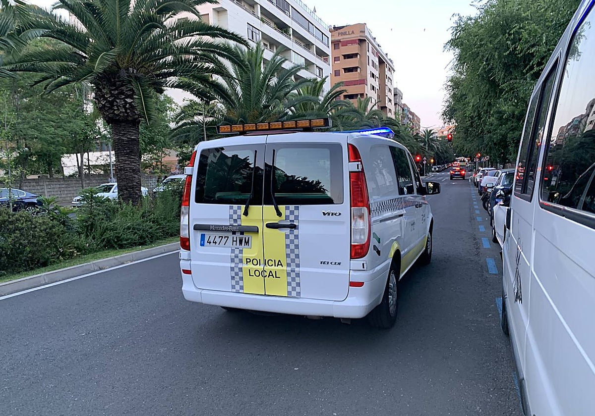Furgón de la Academia de Seguridad prestado a la Policía Local.