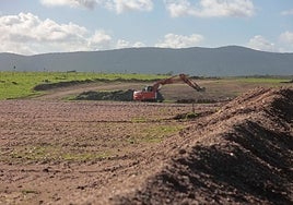 Obras este lunes en el tramo cercano al río Ayuela.