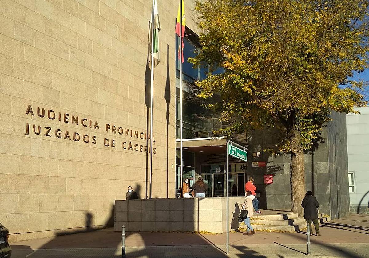 Absueltos dos agentes del Medio Natural acusados de tramitar denuncias falsas en Cuacos de Yuste