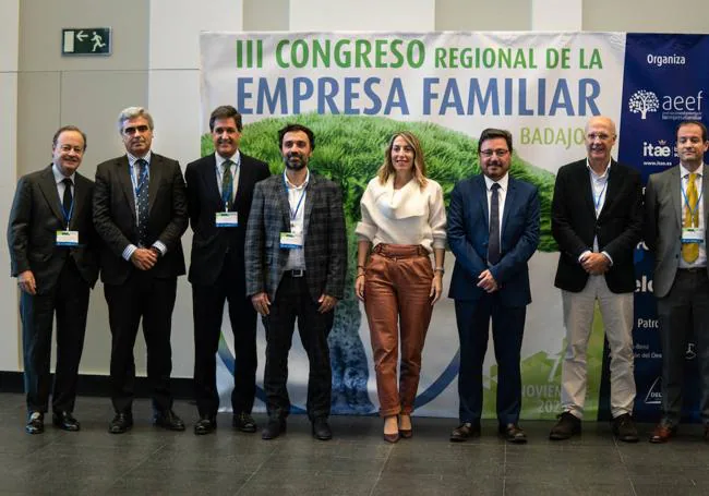 La presidenta de la Junta de Extremadura, María Guardiola, clausuró el III Congreso Regional de la Empresa Familiar.