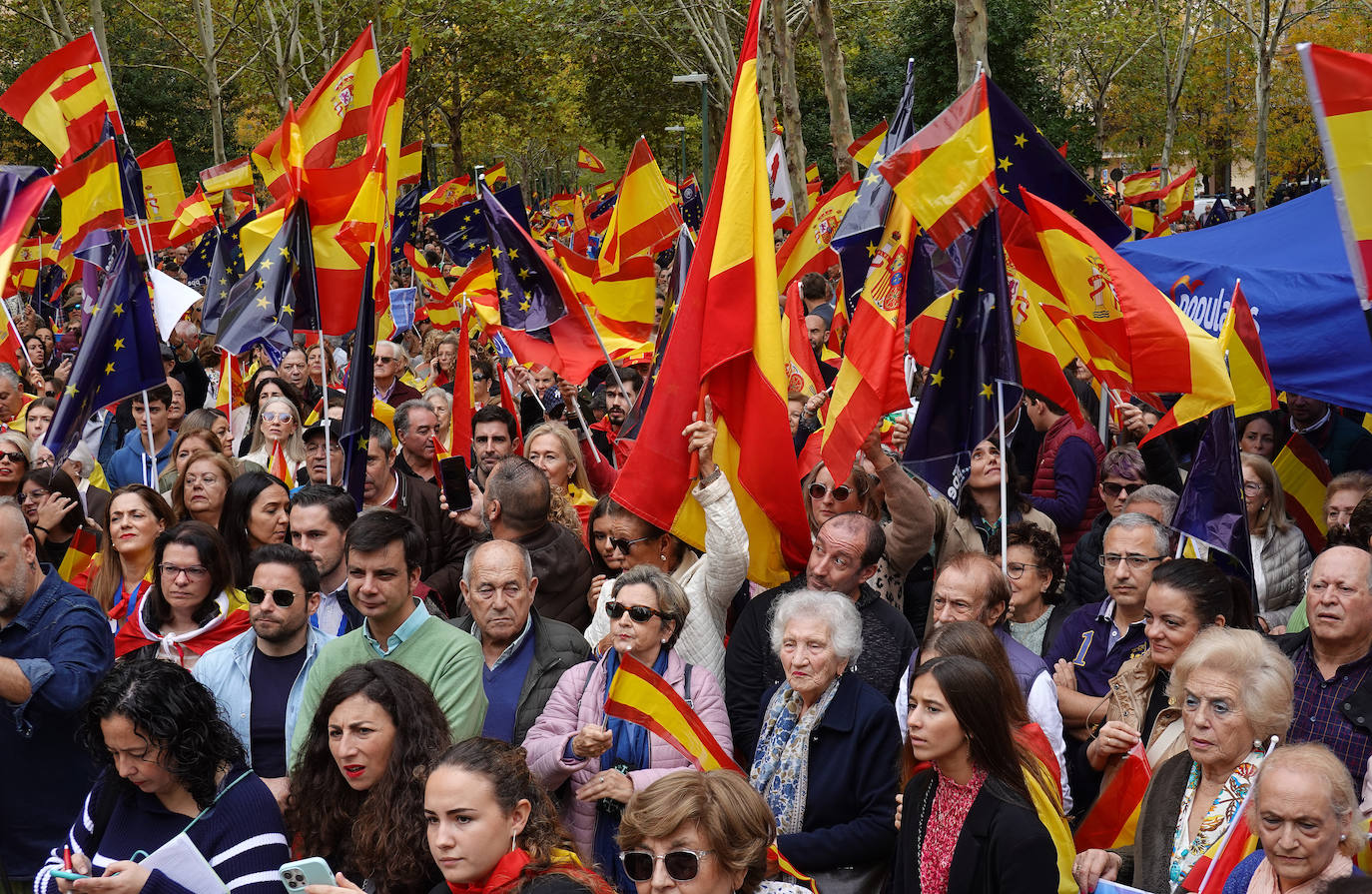 Gran afluencia en la manifestación del PP contra la amnistía en Badajoz