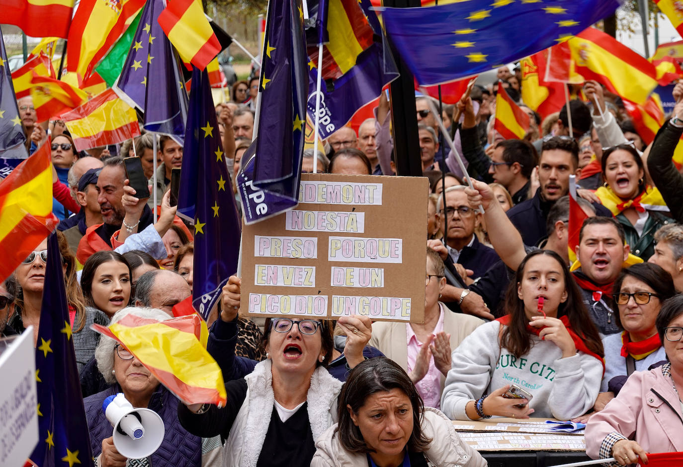 Gran afluencia en la manifestación del PP contra la amnistía en Badajoz