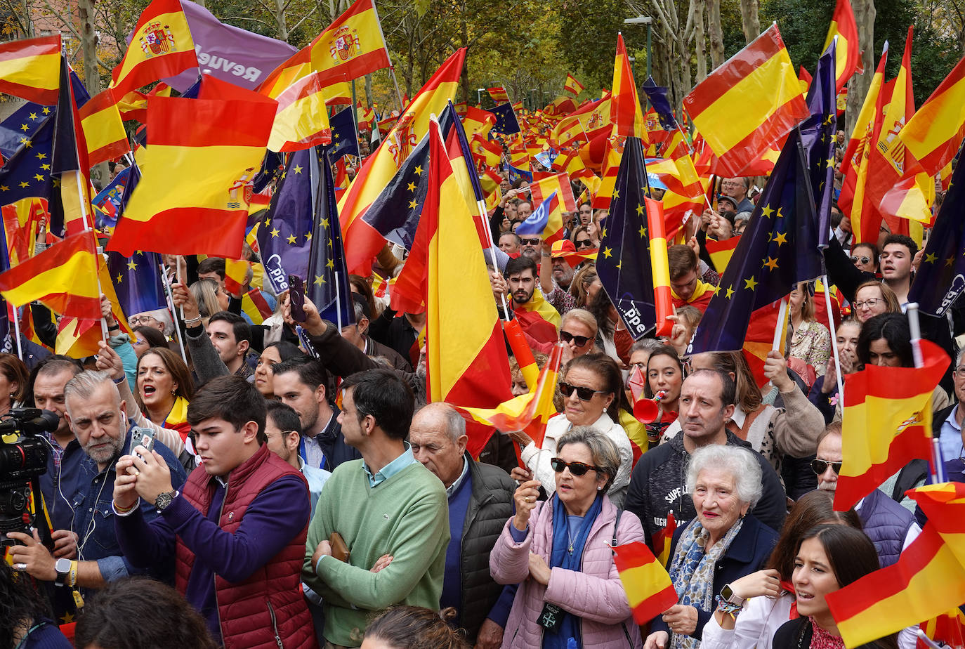 Gran afluencia en la manifestación del PP contra la amnistía en Badajoz