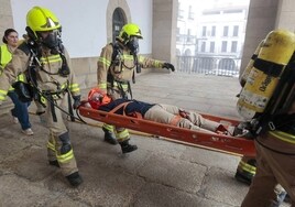 Evacuación de la persona que supuestamente estaba herida.