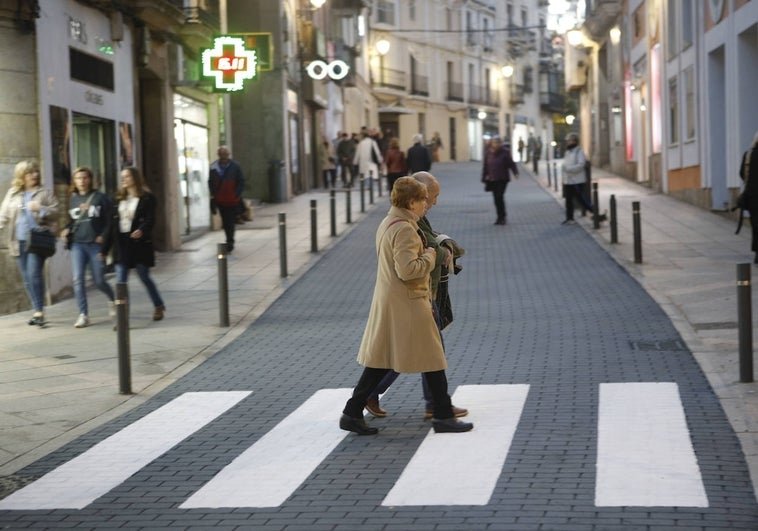 Imagen de la calle San Antón, este miércoles por la tarde tras la finalización de las obras.