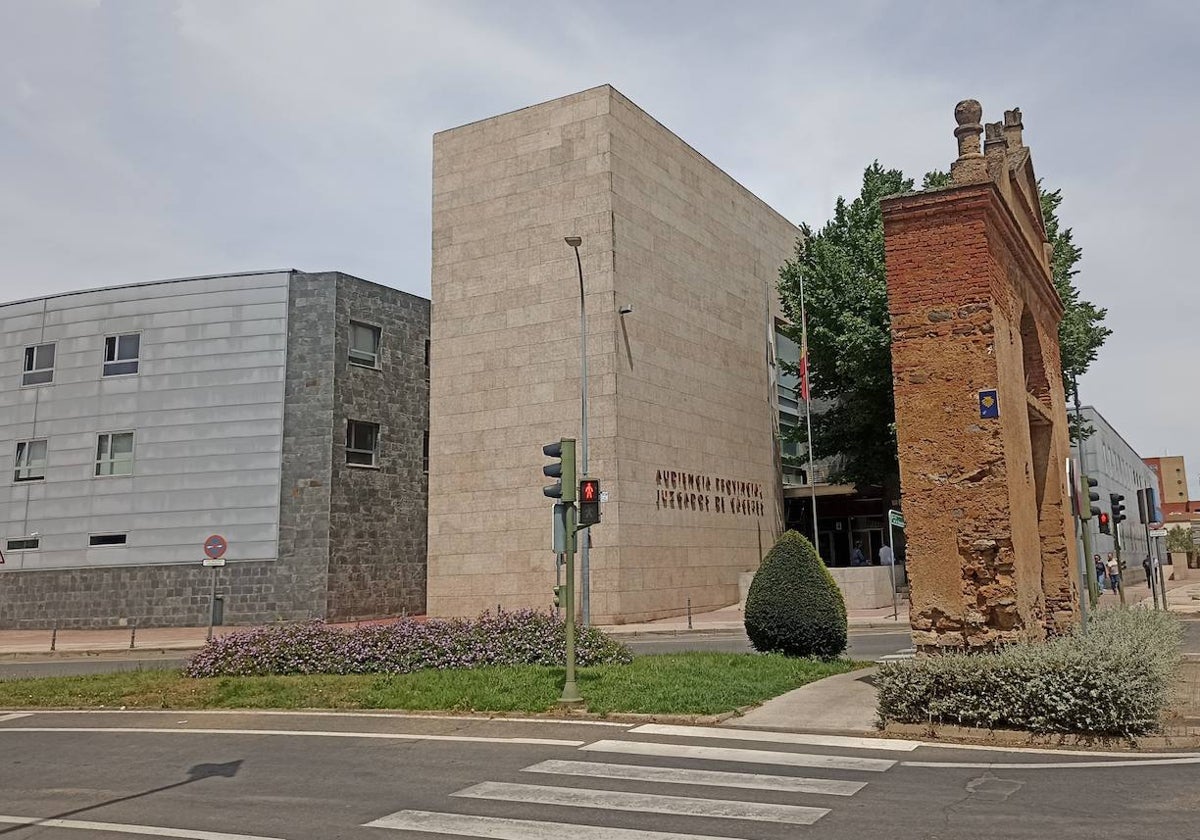 Fue juzgado tres veces en la Audiencia Provincial de Cáceres.