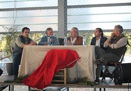 Mesa redonda en la que participó el extorero Ruiz Miguel