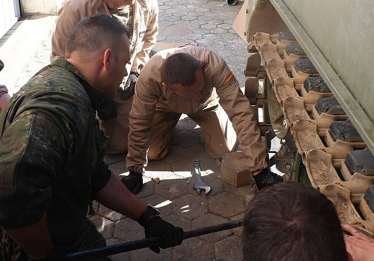 Maniobras de entrenamiento que están llevando a cabo en Bótoa.