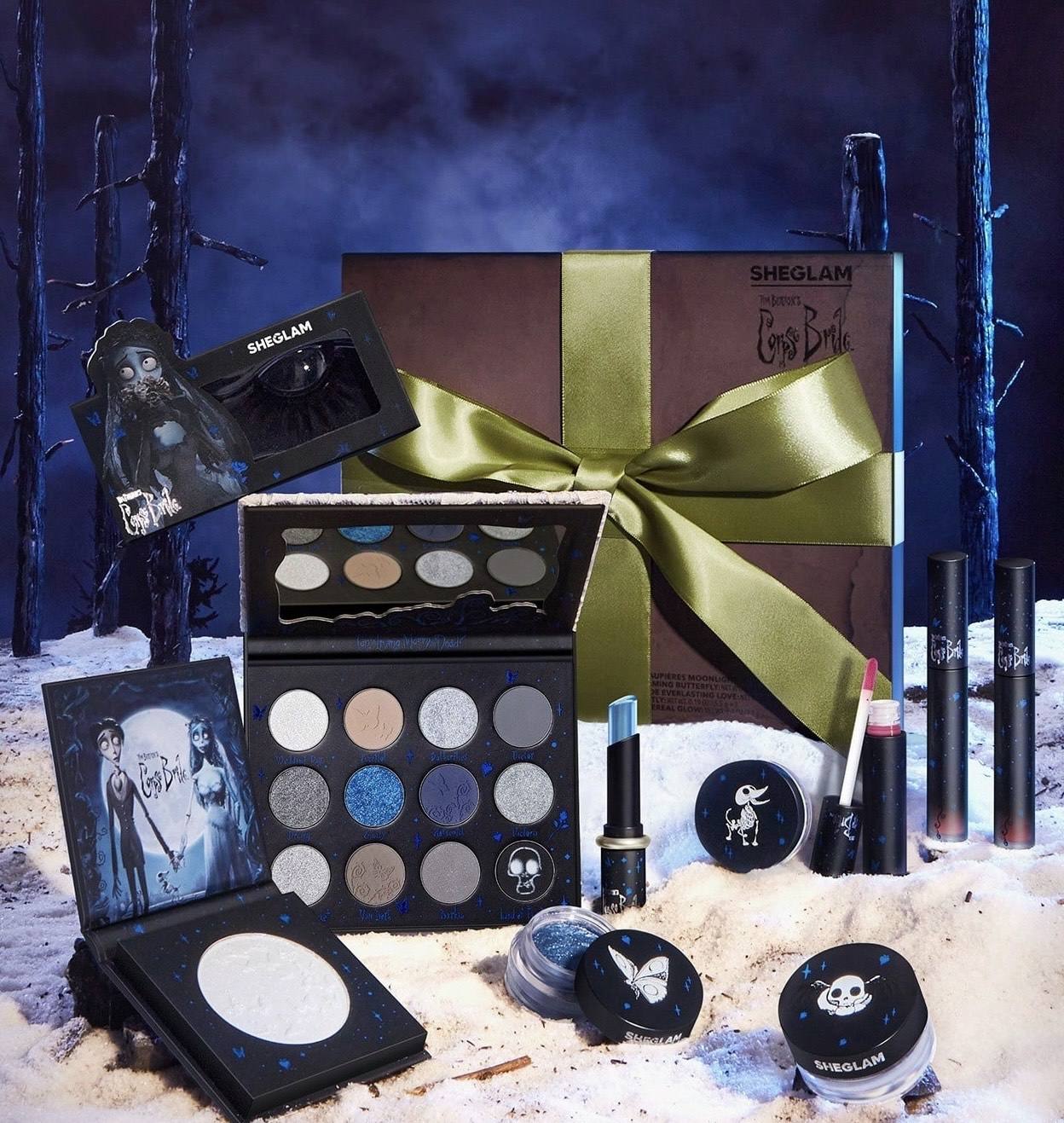De Shein a 35,19 euros (sb2207208853003535). La marca de maquillaje de Shein tiene su famoso pack de maquillaje inspirado en la película de Tim Burton. Con este set, los amantes de la producción podrán disfrutar de sombras, labiales, e iluminadores de la temática. Este maquillaje frío no sólo sirve para Halloween porque también da la posibilidad de usar la gama fría con motivo de la estación actual.
