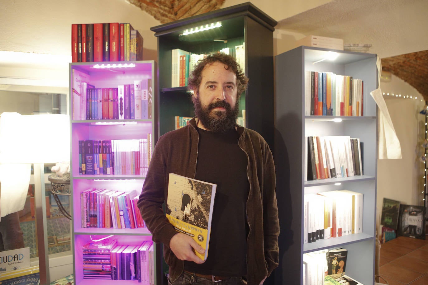 Borja González, Premio Nacional de Cómic, presentó su obra 'El pájaro y la serpiente' en la Puerta de Tannhäuser