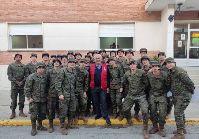 Alumnos del Cefot que han donado sangre con Jesús Domínguez.