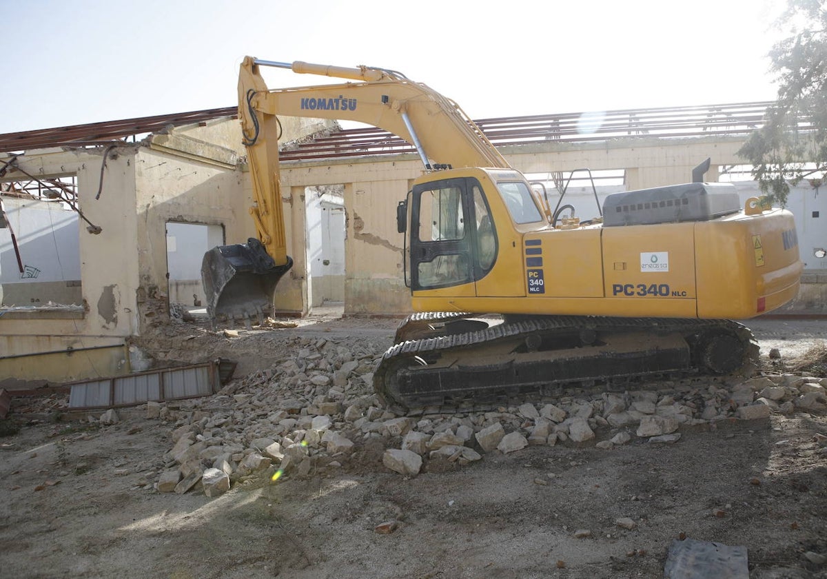 Derribo en octubre de 2022 del antiguo colegio del Madruelo, en cuyo solar se levantará el museo.