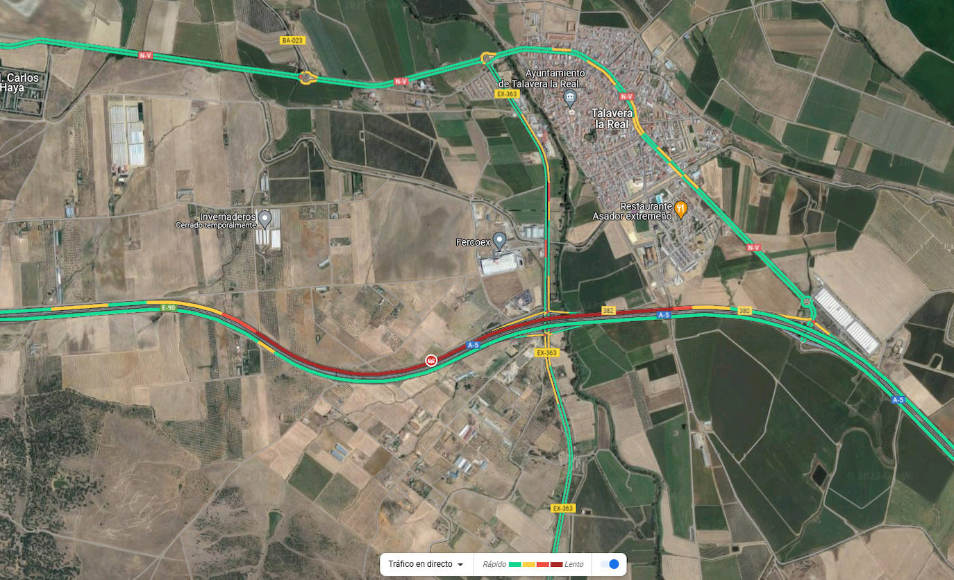 En rojo tráfico lento a la altura de Talavera la Real.