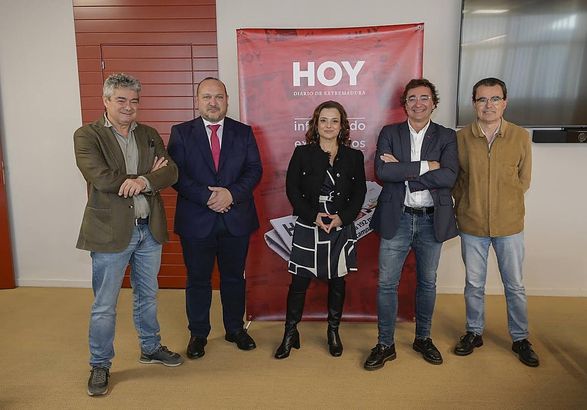 En la imagen, Agustín Aretio, Jesús Coslado, Celia Herrera, Manuel Velardo y Jaime Grajera.