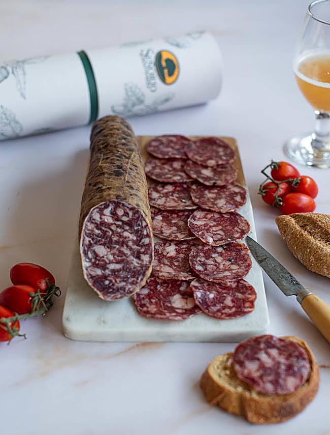 Salchichón trufado.