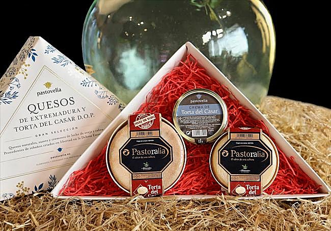 La quesería extremeña Pastovelia elabora desde hace 25 años deliciosas tortas del Casar.
