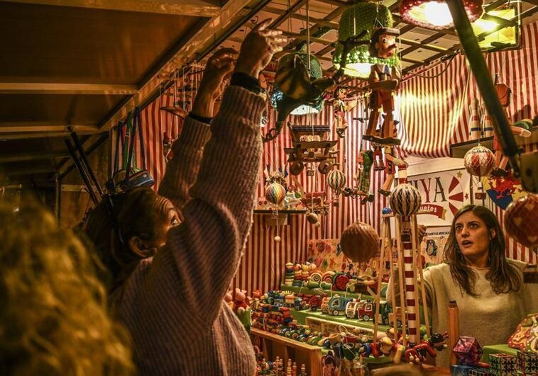 La Navidad luce el escaparate de los artesanos de Badajoz