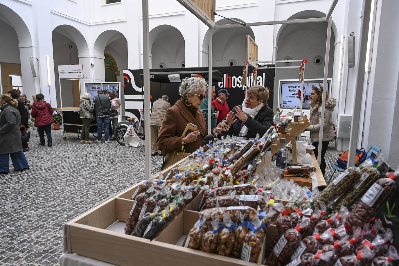 Solidaridad a golpe de migas