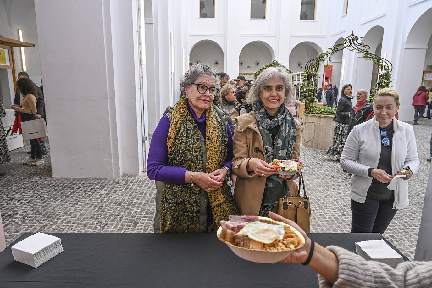Solidaridad a golpe de migas