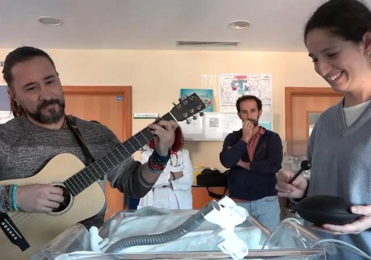 Musicoterapia para los bebés neonatos del Materno Infantil de Badajoz