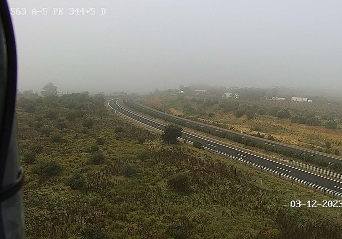 La niebla se mantenía en Mérida sobre las 10.30 horas.