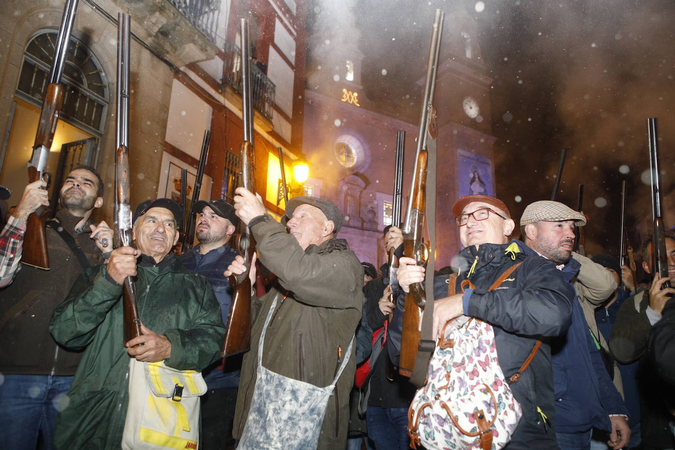 Torrejoncillo vibra con La Encamisá | Imágenes