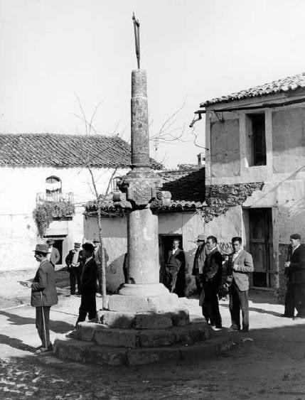 Santa Marta de Magasca fotografiada por Mel Ferrer en 1965.