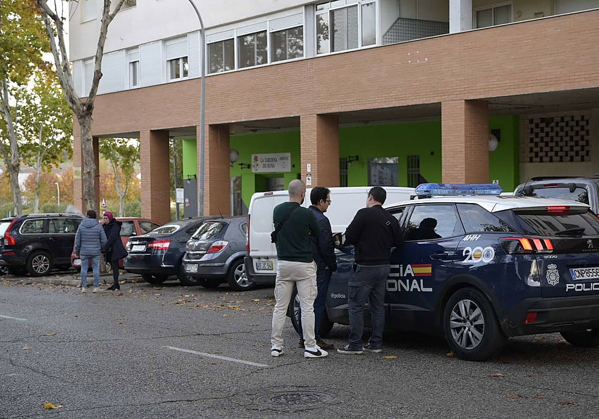 La policía tras el atraco a un bar en Ciudad Jardín.