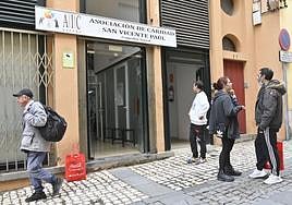 Comida navideña en el comedor San Vicente de Paul.