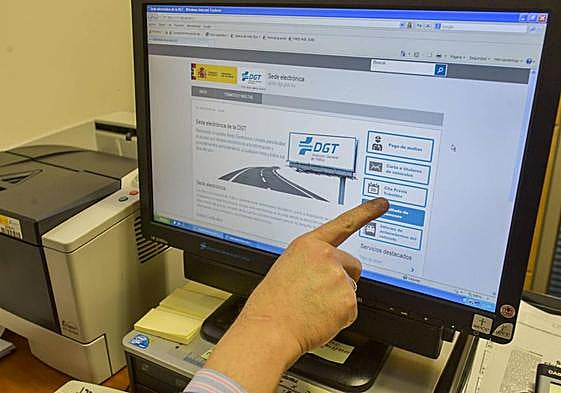 La OCU reclama a las administraciones públicas: Las citas previas, una barrera