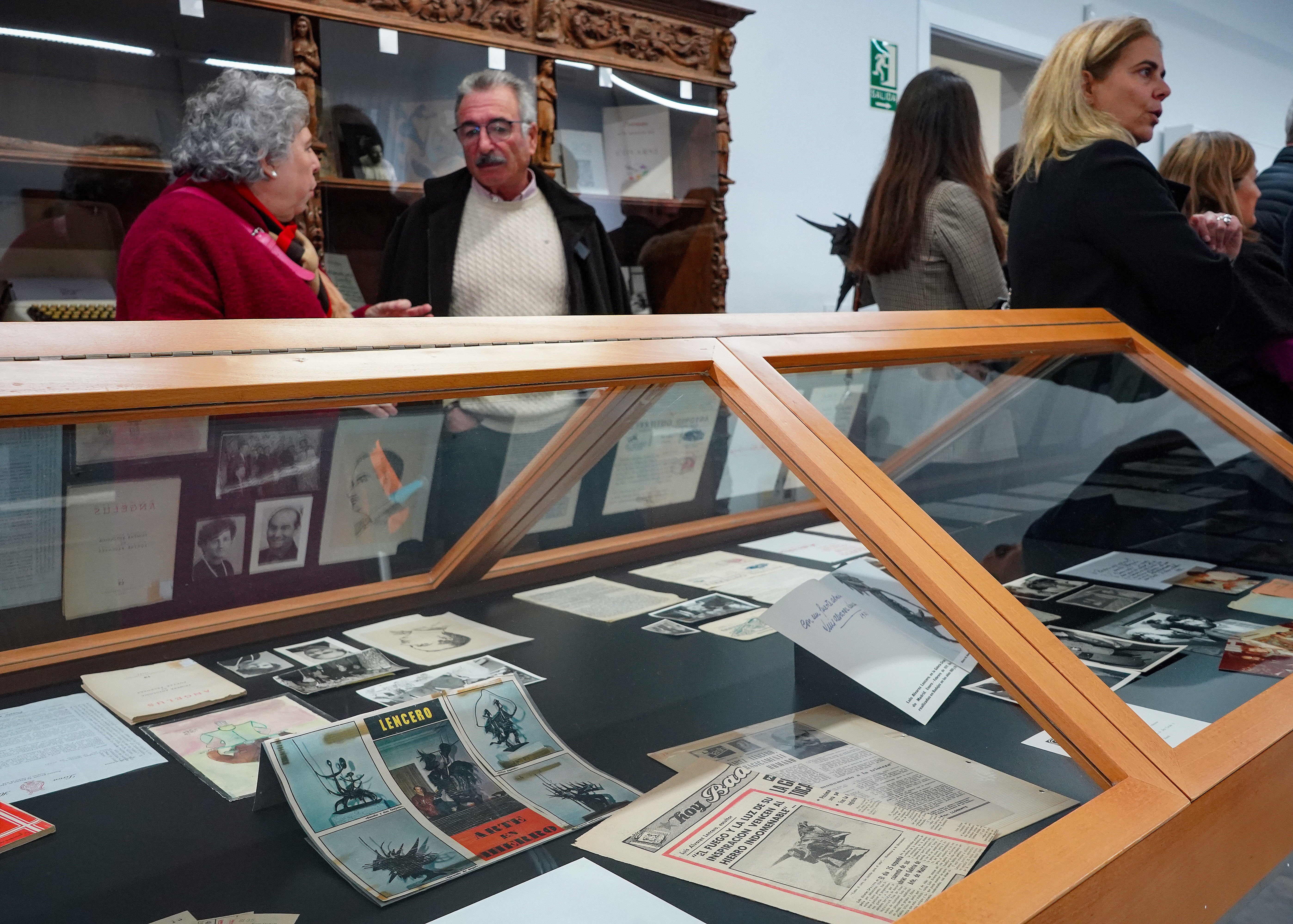 Imagen secundaria 1 - Concierto de navidad y diferentes exposiciones.